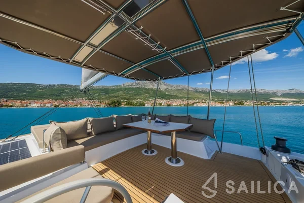 Bali 4.8  - Yacht Charter Sailica