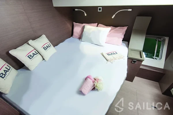 Bali 4.8  - Yacht Charter Sailica