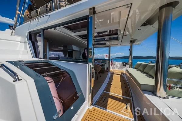 Bali 4.8  - Yacht Charter Sailica