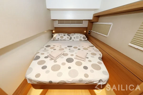 Bali 4.2 - Yacht Charter Sailica