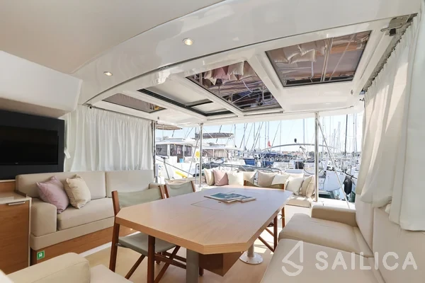 Bali 4.2 - Yacht Charter Sailica