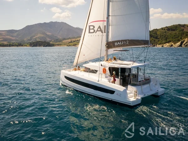 Bali 4.2 - Yacht Charter Sailica