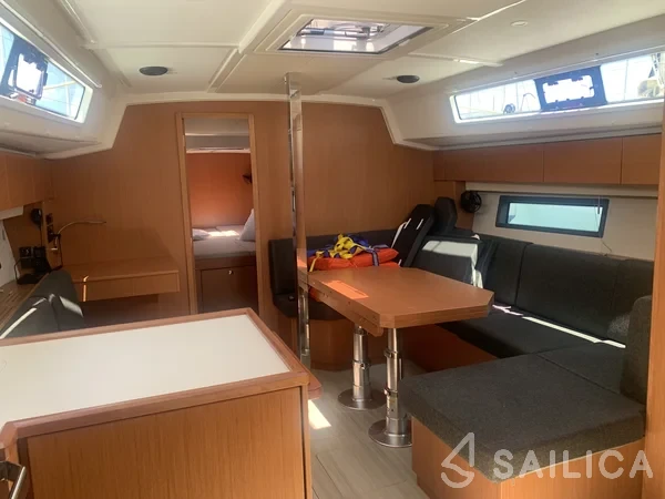 Bavaria C42 - Yacht Charter Sailica