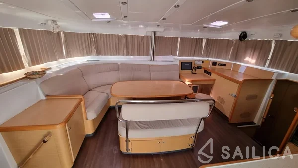 Lagoon 440 - Yacht Charter Sailica