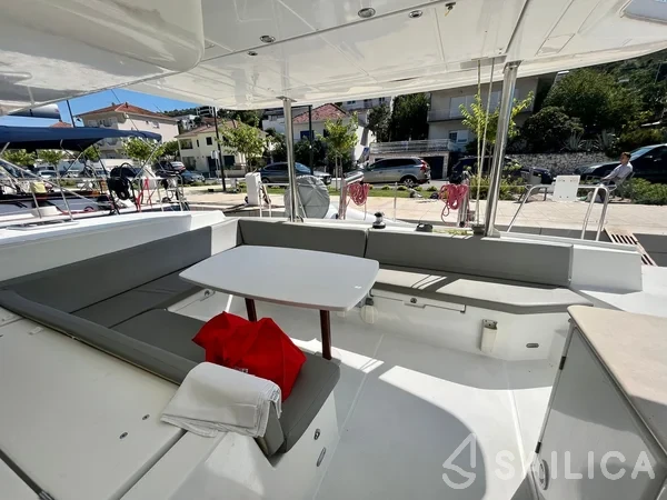 Lagoon 440 - Yacht Charter Sailica