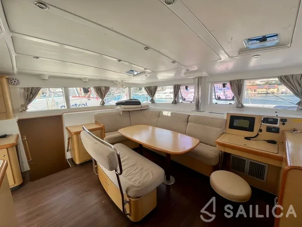 Lagoon 440 - Yacht Charter Sailica