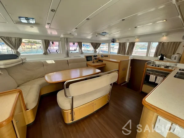 Lagoon 440 - Yacht Charter Sailica