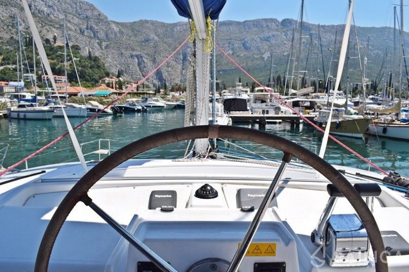 Lagoon 440 - Yacht Charter Sailica
