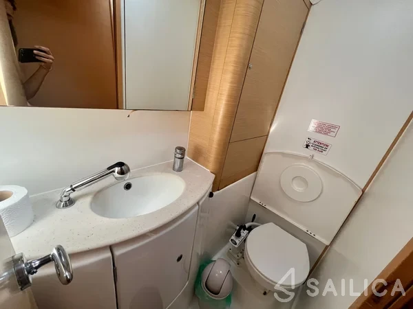 Lagoon 440 - Yacht Charter Sailica