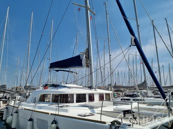 Lagoon 440 - Yacht Charter Sailica