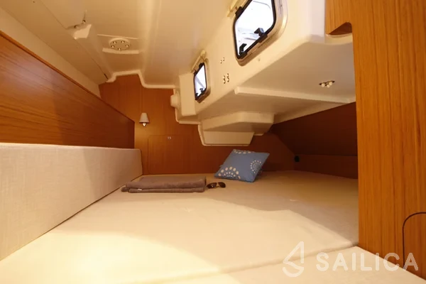 Sun Odyssey 33i - Yacht Charter Sailica