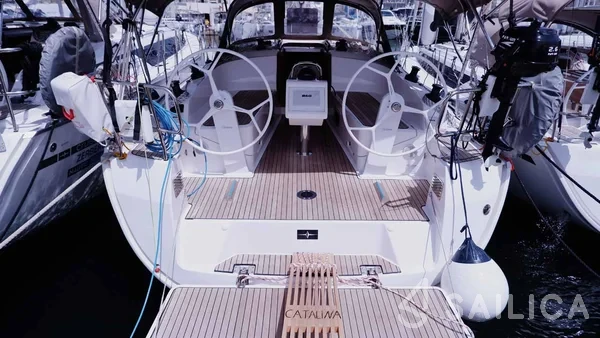 Bavaria 37 Cruiser - Yacht Charter Sailica