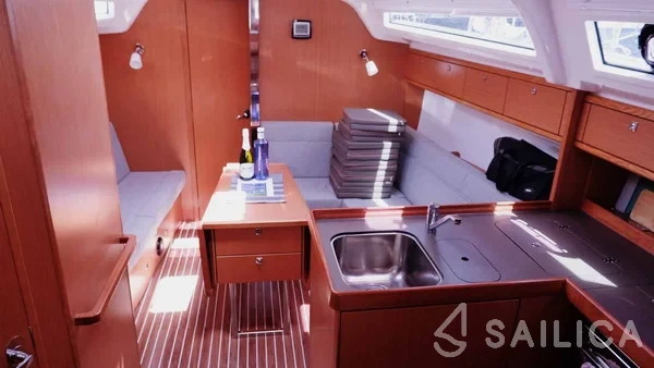 Bavaria 37 Cruiser - Yacht Charter Sailica