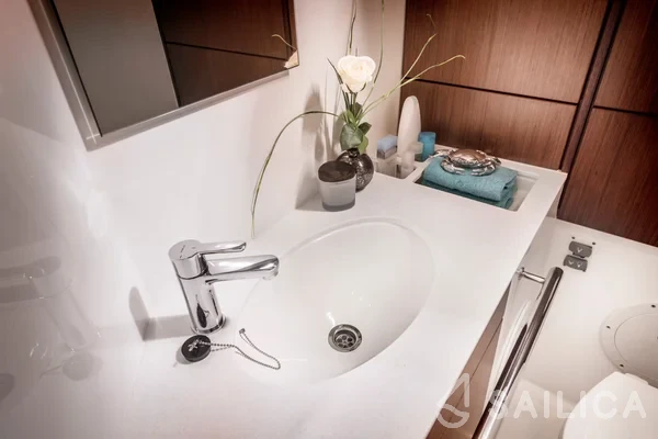 Bavaria Cruiser 46 Style - Yacht Charter Sailica