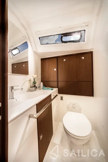 Bavaria Cruiser 46 Style - Yacht Charter Sailica