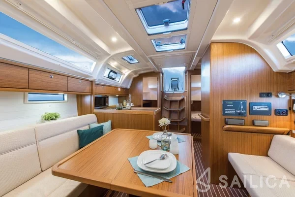 Bavaria 37 Cruiser - Yacht Charter Sailica