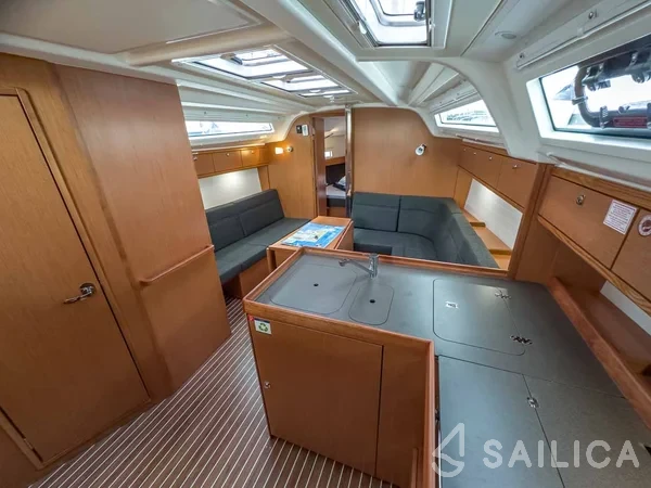 Bavaria 37 Cruiser - Yacht Charter Sailica
