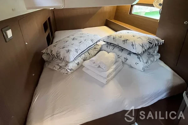 Oceanis 46.1 - Yacht Charter Sailica