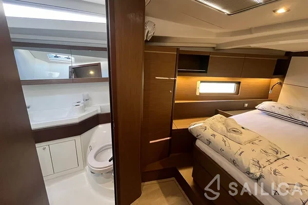 Oceanis 46.1 - Yacht Charter Sailica