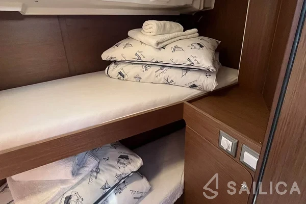 Oceanis 46.1 - Yacht Charter Sailica