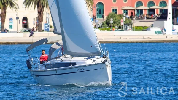 Bavaria 34 Cruiser - Yacht Charter Sailica