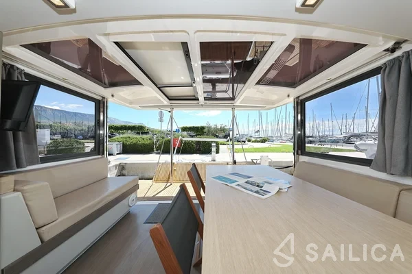 Bali 4.3 - Yacht Charter Sailica