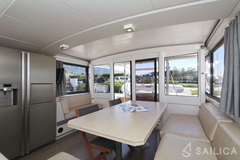 Bali 4.3 - Yacht Charter Sailica