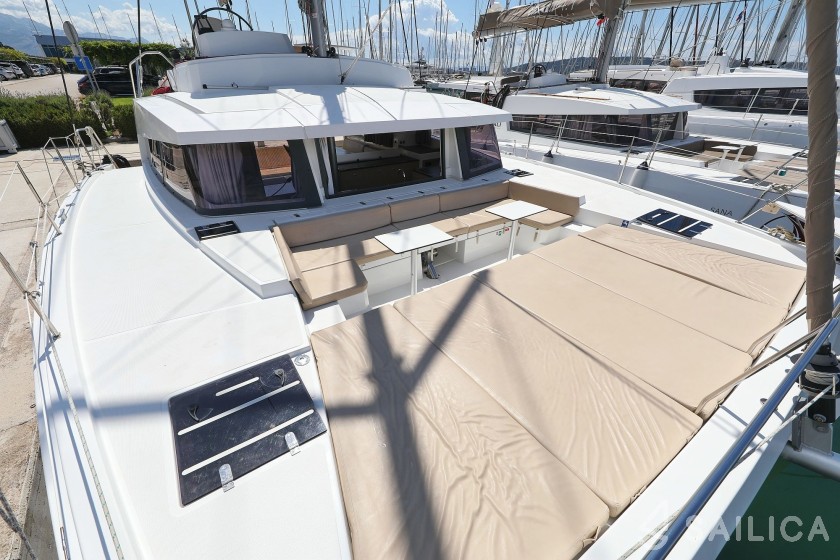 Bali 4.3 - Yacht Charter Sailica