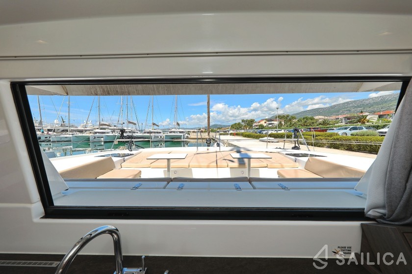 Bali 4.3 - Yacht Charter Sailica