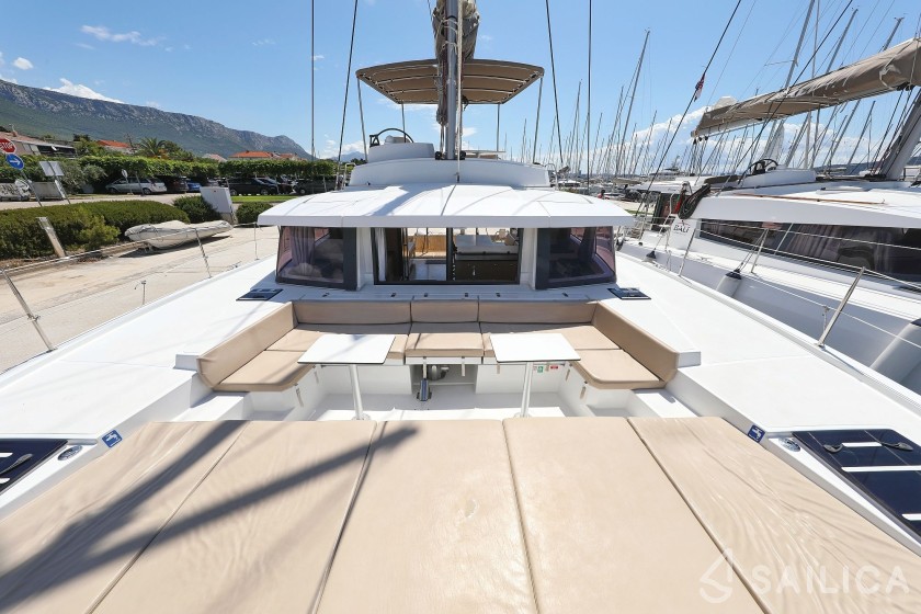 Bali 4.3 - Yacht Charter Sailica
