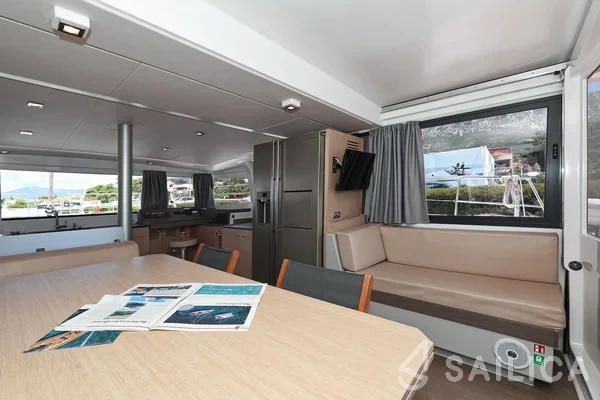 Bali 4.3 - Yacht Charter Sailica