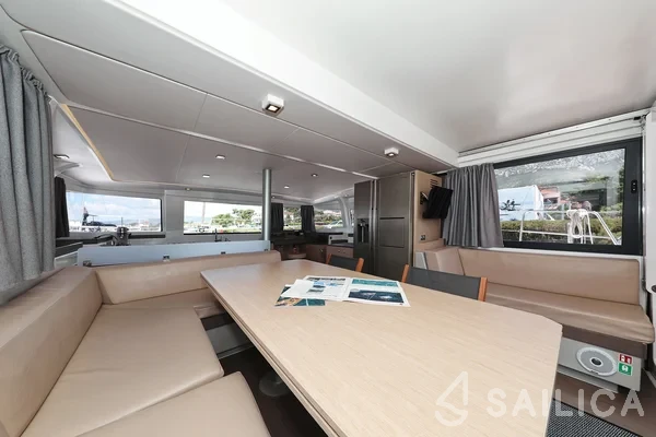 Bali 4.3 - Yacht Charter Sailica