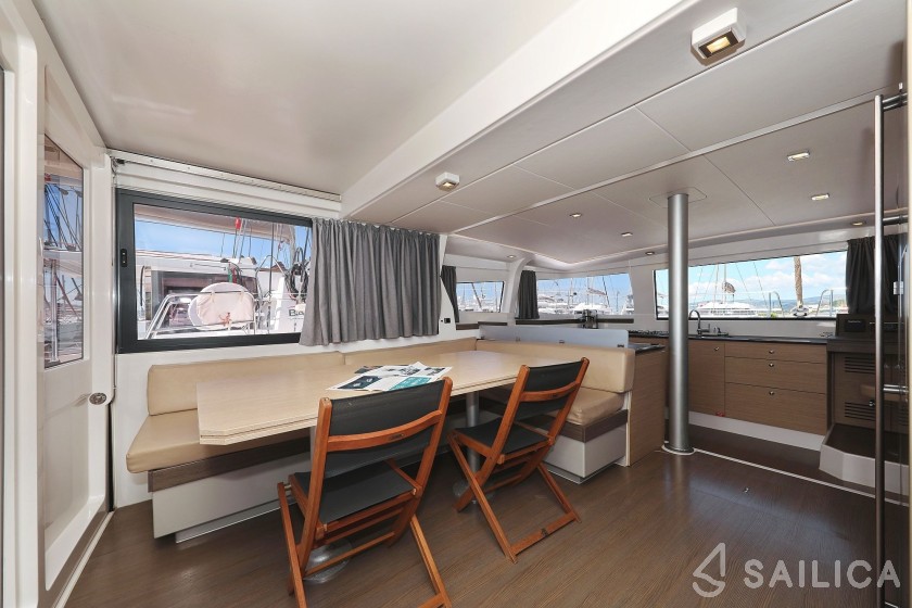 Bali 4.3 - Yacht Charter Sailica