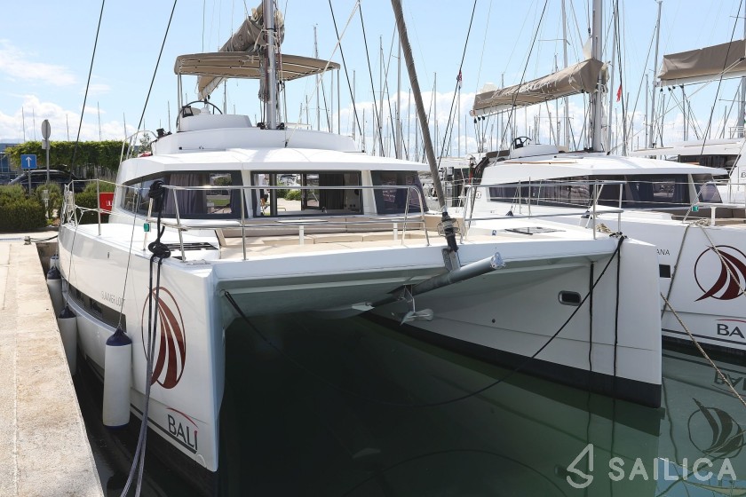 Bali 4.3 - Yacht Charter Sailica