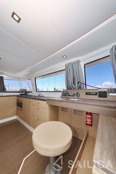 Bali 4.3 - Yacht Charter Sailica