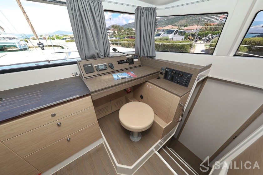 Bali 4.3 - Yacht Charter Sailica