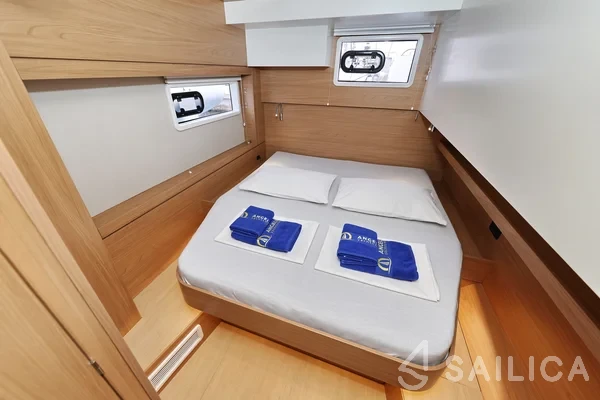 Bali 4.4 - Yacht Charter Sailica