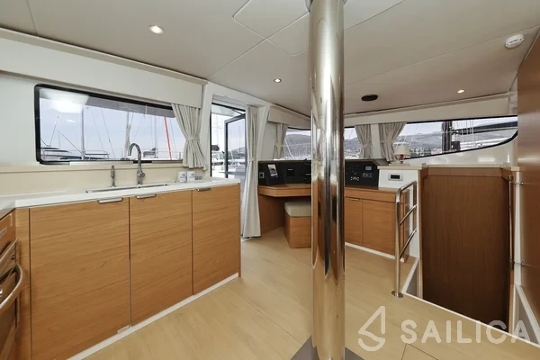 Bali 4.4 - Yacht Charter Sailica
