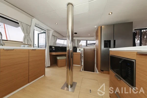 Bali 4.4 - Yacht Charter Sailica