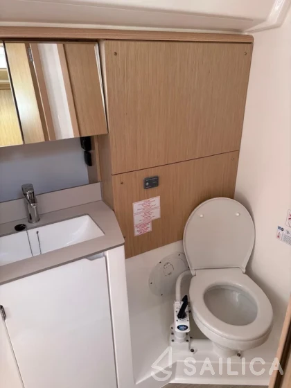 Bavaria 46 Cruiser - Yacht Charter Sailica