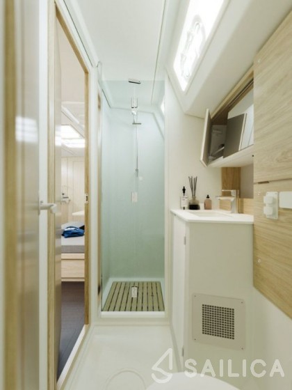 Bavaria 46 Cruiser - Yacht Charter Sailica