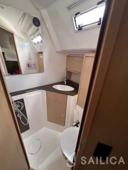 Bavaria 46 Cruiser - Yacht Charter Sailica