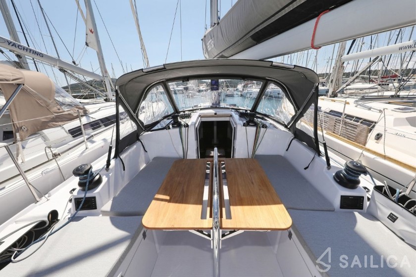 First 36 - Yacht Charter Sailica