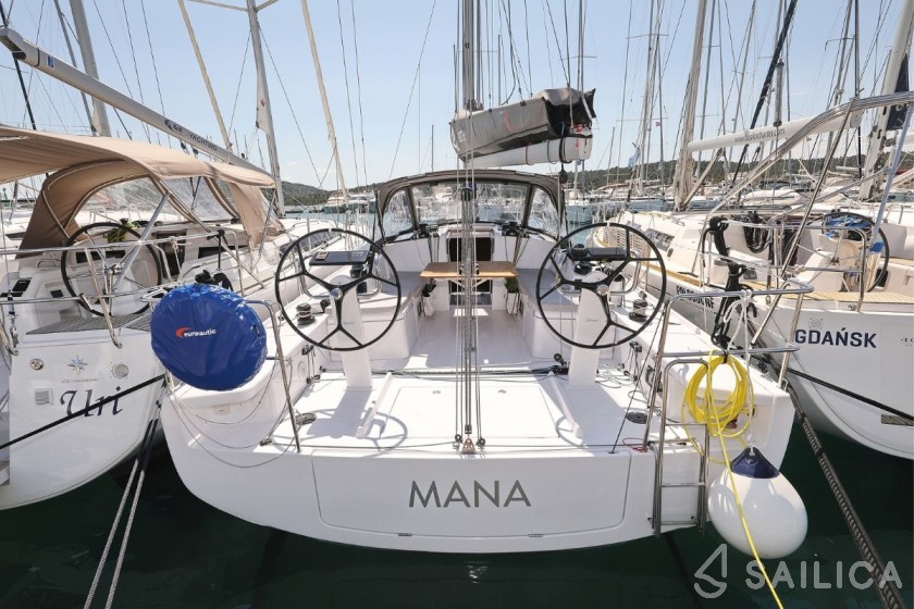 First 36 - Yacht Charter Sailica