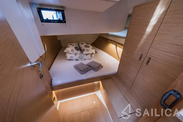 Hanse 410 - Yacht Charter Sailica