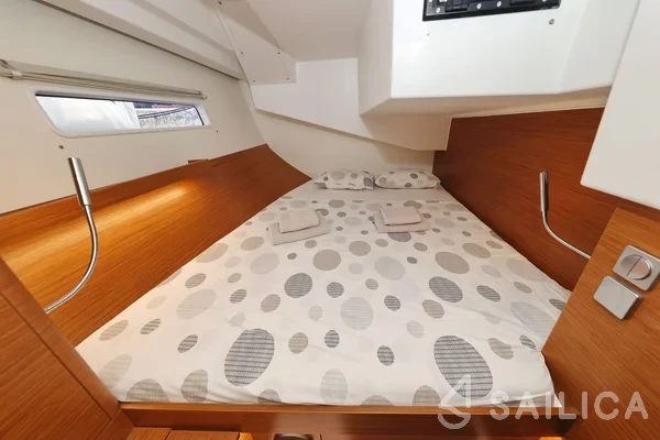 Hanse 410 - Yacht Charter Sailica