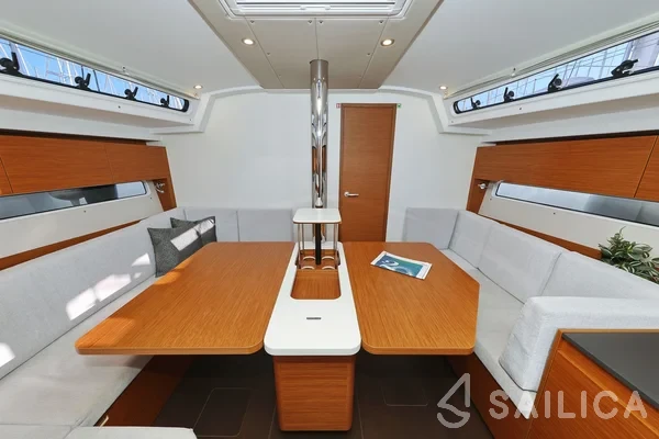 Hanse 410 - Yacht Charter Sailica