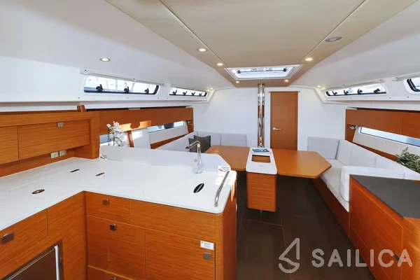 Hanse 410 - Yacht Charter Sailica