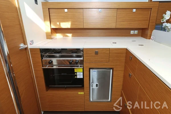 Hanse 410 - Yacht Charter Sailica