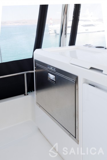 Lagoon 55 - Yacht Charter Sailica